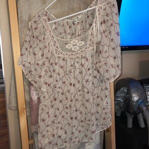 Forever 21 size large blouse with lace